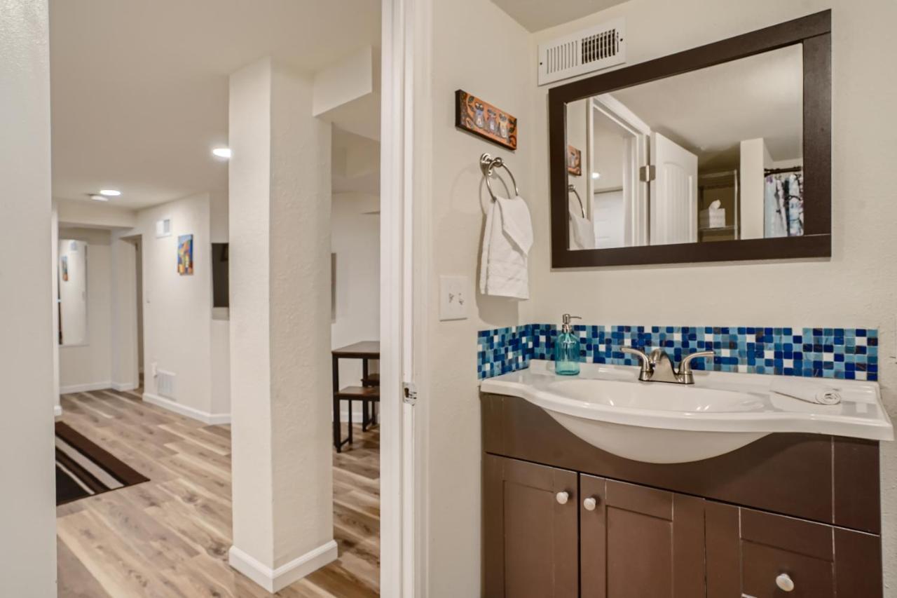 Sloans Lake Getaway - Basement Apartment Near Broncos And Downtown Denver 莱克伍德 外观 照片